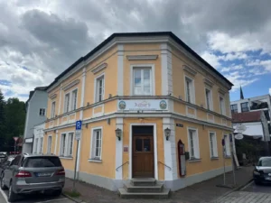 Jujhars Restaurant-Indian Italian Cuisine in Wasserburg